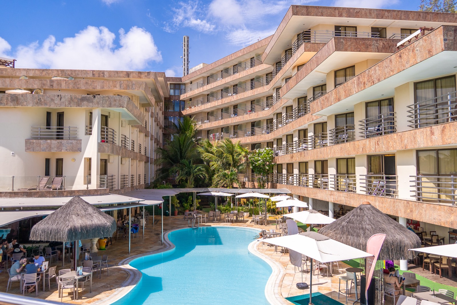 Piscina do hotel